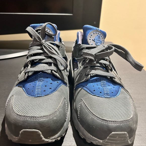 Nike Men’s Hurache Shoes - Size 10.5 (Black/Blue) - Picture 2 of 5